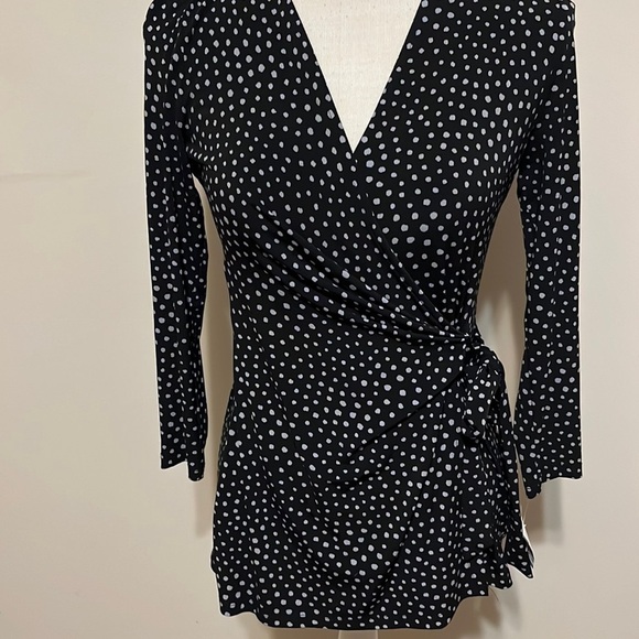 Anne Klein faux wrap top.!Blk/white. Sz sm - Picture 1 of 7